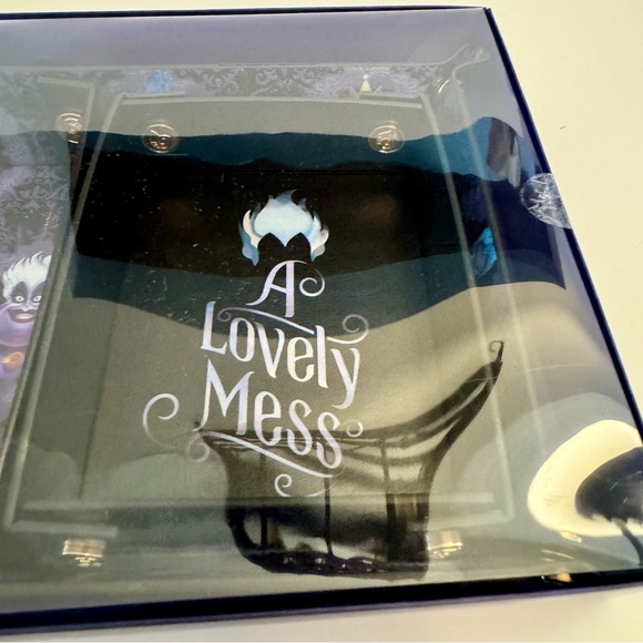 NWT. Disney Trinket Tray - Villains - 2-piece valet faux leather tray set - Picture 5 of 10